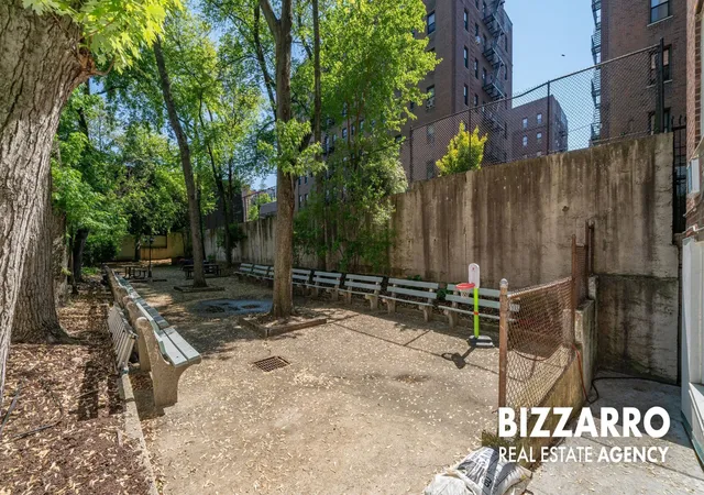 2nd image of 31-85 Crescent St, Astoria, NY 11106
