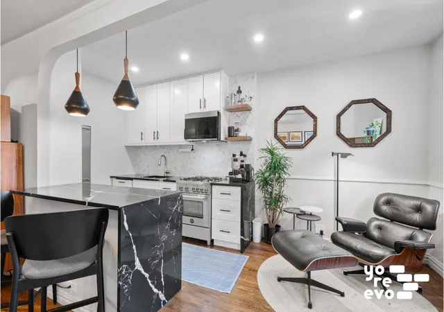 Photo 3 of House for sale at 2 Grove St #5E, New York, NY 10014 | MLS# RLS20091242 | Listing updated on 2026-07-12