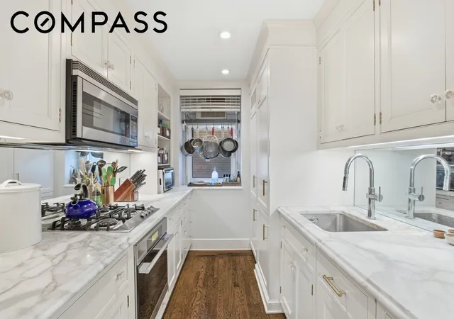 Photo 4 of House for sale at 60 Gramercy Park N #8D, New York, NY 10010 | MLS# RLS20091341 | Listing updated on 2026-07-26