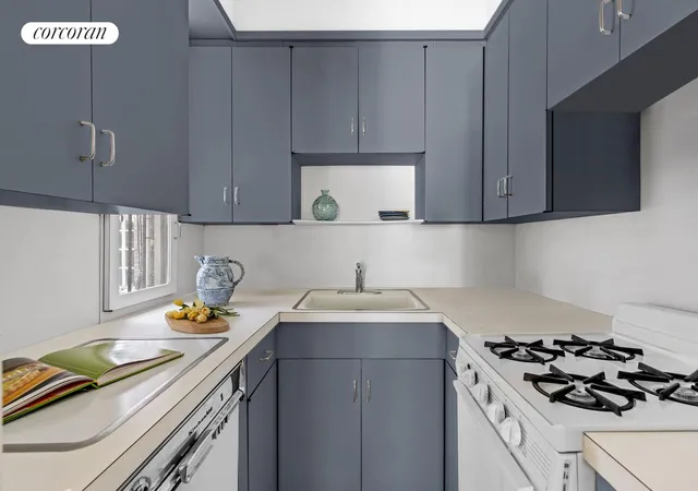 2nd image of 519 E 86Th St, New York City, NY 10028