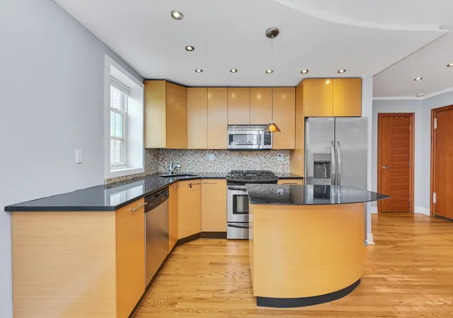2nd image of 139 09 84th Dr #605, Jamaica, NY 11435 | MLS# RLS20091230