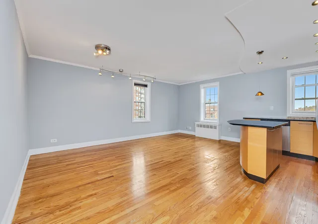 3rd image of 139-09 84Th Dr #605, Jamaica, NY 11435 | MLS# RLS20091230