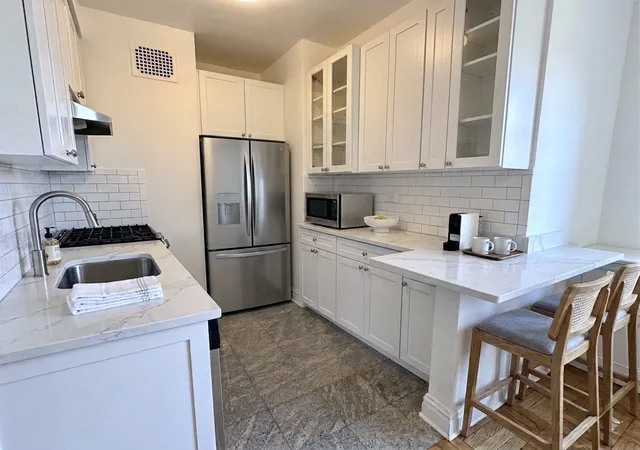 3rd image of 305 E 72Nd St #10A, New York City, NY 10021 | MLS# RLS20091298