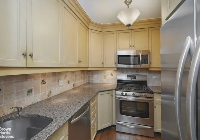 Photo 3 of Sale Pending at 55 E 87th Street #6D, New York, NY 10128 | MLS# RLS20091365 | Listing updated on 2026-06-12
