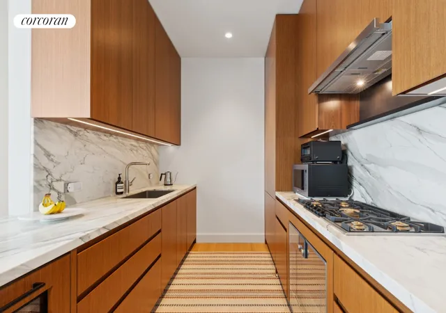3rd image of 15 E 30Th St, New York City, NY 10016