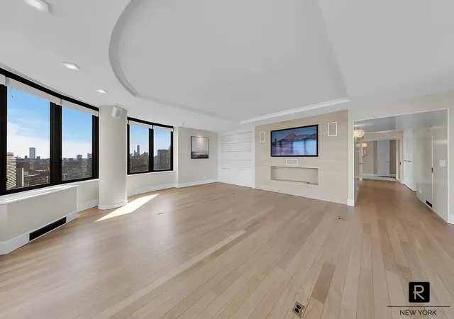 Photo 3 of Condo for sale at 330 E 38th Street #32-NO, New York, NY 10016 | MLS# RLS20091385 | Listing updated on 2026-08-03