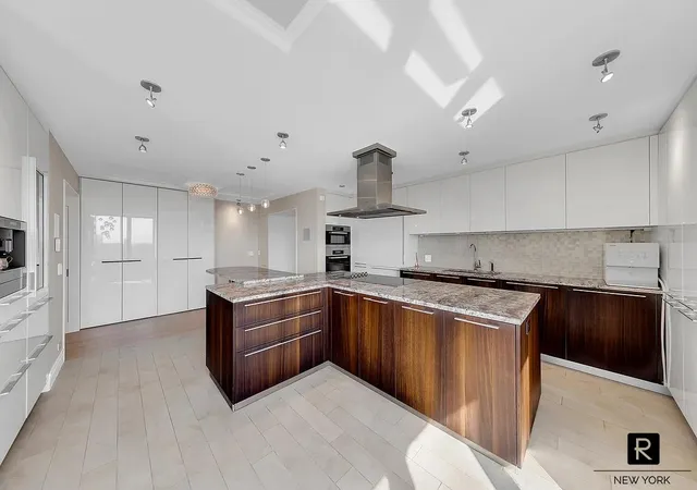 Photo 4 of House for sale at 330 E 38th Street #32-NO, New York, NY 10016 | MLS# RLS20091385 | Listing updated on 2026-08-03