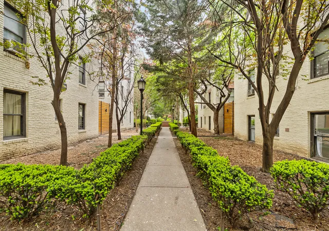 5th image of 21-05 33Rd St, New York City, NY 11105
