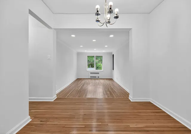 2nd image of 915 E 17Th St, New York City, NY 11230
