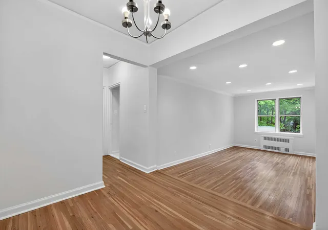 3rd image of 915 E 17Th St, New York City, NY 11230