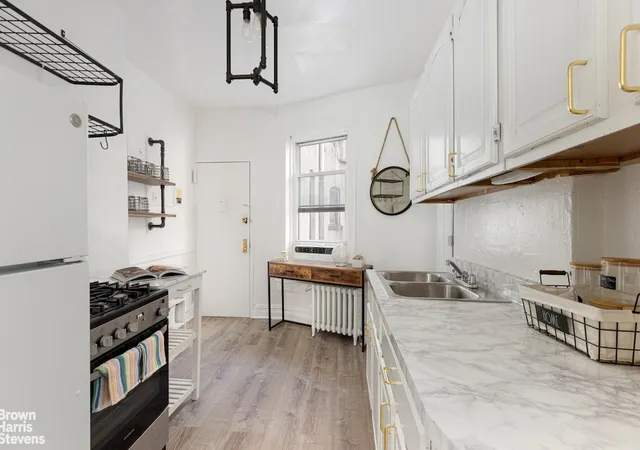 Photo 3 of Sale Pending at 177 Thompson St #13, New York, NY 10012 | MLS# RLS20091383 | Listing updated on 2026-06-16