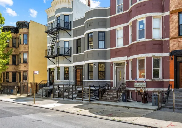 Photo 2 of Sale Pending at 534 Kosciuszko St, Brooklyn, NY 11221 | MLS# RLS20091765 | Listing updated on 2026-06-29