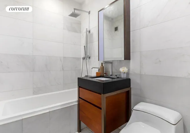 Photo 4 of House for sale at 75 Wall St #34D, New York, NY 10005 | MLS# RLS20092013 | Listing updated on 2026-06-21