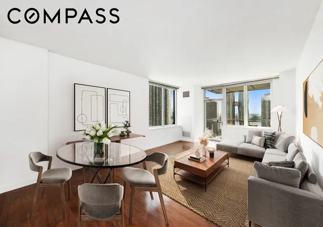 2nd image of 225 E 34Th St, New York City, NY 10016