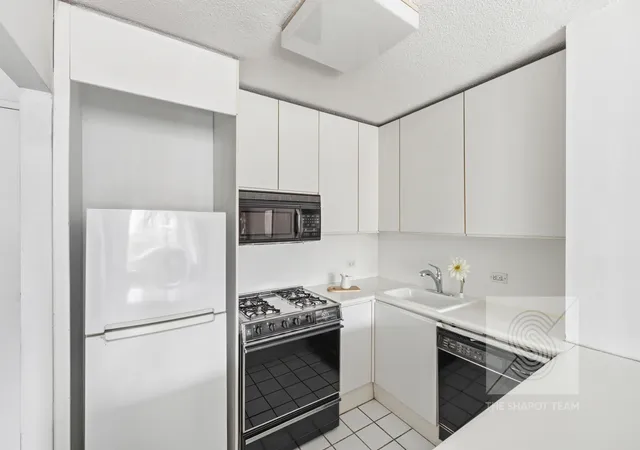 4th image of 200 W 79Th St #17H, New York, NY 10024 | MLS# RLS20092029