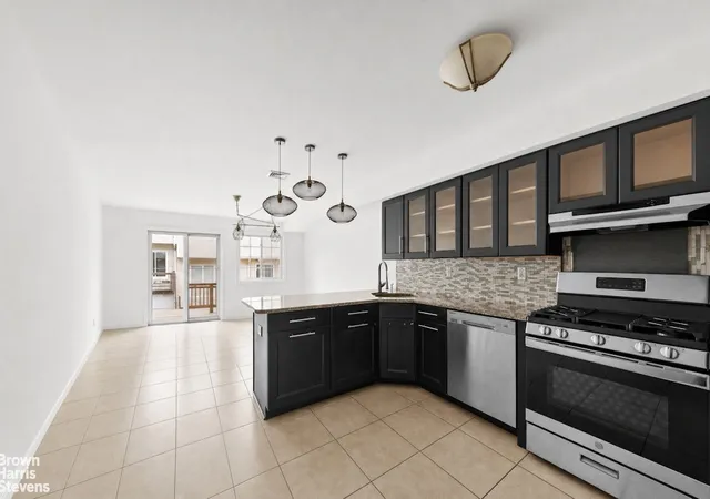 3rd image of 17 Tessa Ct, Staten Island, NY 10304 | MLS# RLS20092065