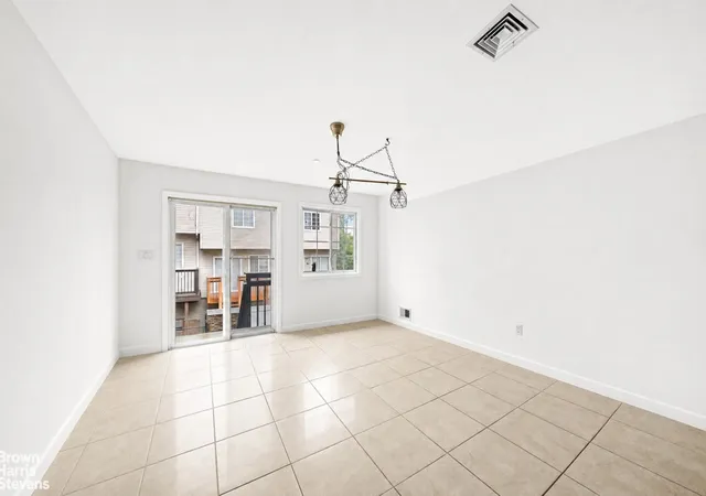 5th image of 17 Tessa Ct, Staten Island, NY 10304 | MLS# RLS20092065