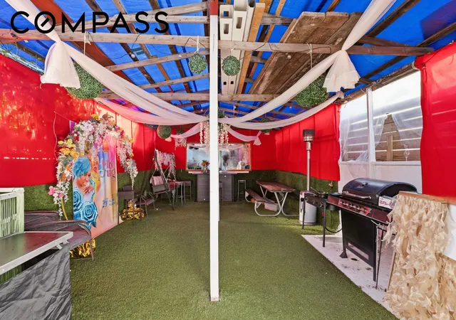 Photo 3 of Sale Pending at 193 Vernon Ave, Brooklyn, NY 11206 | MLS# RLS20089898 | Listing updated on 2026-06-11