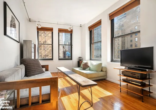 Photo 2 of Single family home for sale at 65 Nassau St #7B, New York City, NY 10038 | MLS# RLS20092108 | Listing updated on 2026-08-03