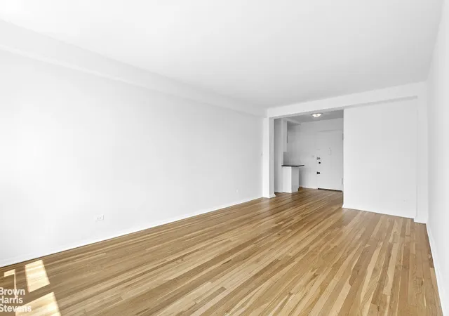 2nd image of 211 E 18Th St, New York City, NY 10003