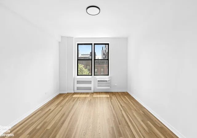 3rd image of 211 E 18Th St, New York City, NY 10003