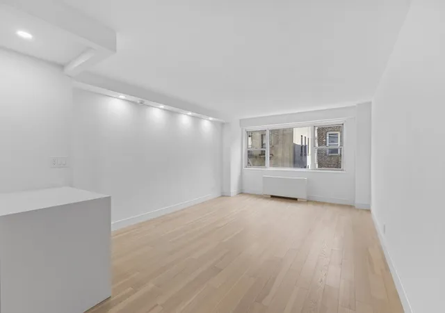 4th image of 321 E 48Th St #7L, New York, NY 10017 | MLS# RLS20092340