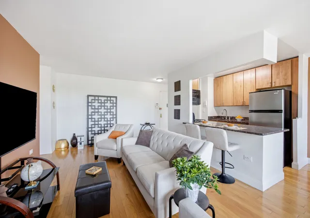 2nd image of 400 Cozine Ave #5E, Brooklyn, NY 11207 | MLS# RLS20092592