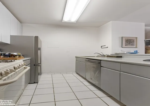Photo 3 of Condo for sale at 171 E 84th Street #6H, New York, NY 10028 | MLS# RLS20092603 | Listing updated on 2026-05-31