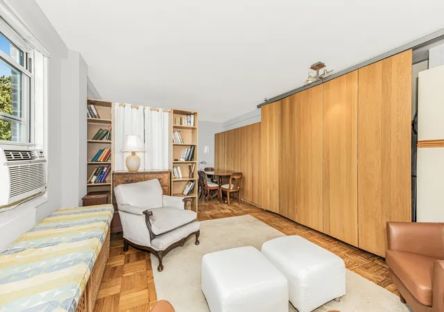 3rd image of 3935 Blackstone Ave #4K, Bronx, NY 10471 | MLS# RLS20092664