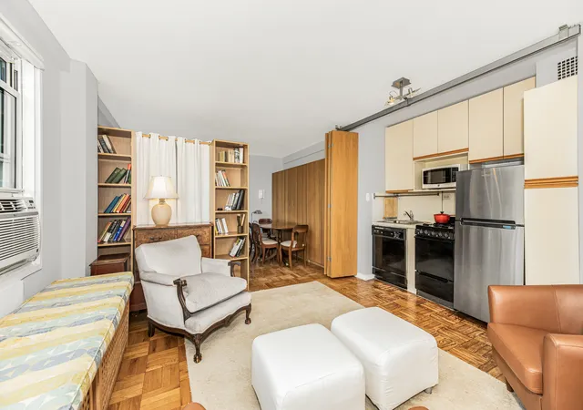 4th image of 3935 Blackstone Ave #4K, Bronx, NY 10471 | MLS# RLS20092664