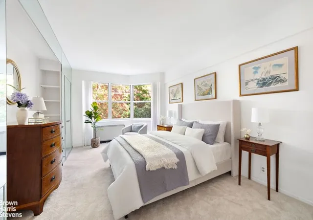 3rd image of 116 E 66Th St, New York City, NY 10065