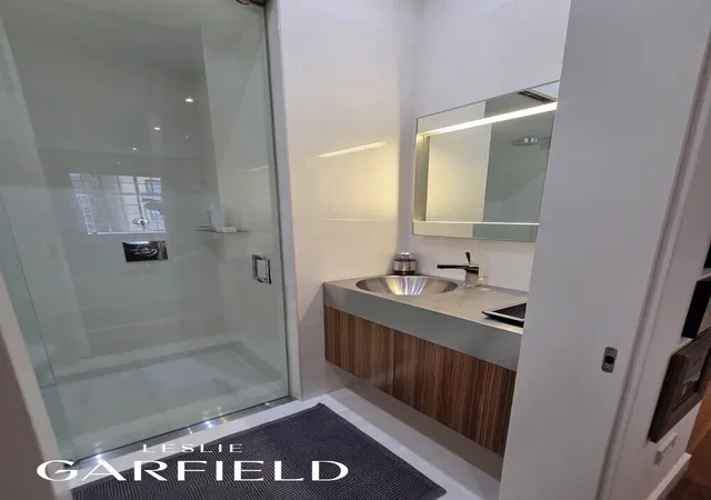 Homes for sale in New York City, NY | 214 E 70th Street, New York City, NY 10021 | Houzeo