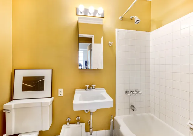 Photo 4 of House for sale at 48 Gramercy Park N #4B, New York, NY 10010 | MLS# RLS20093004 | Listing updated on 2026-05-27