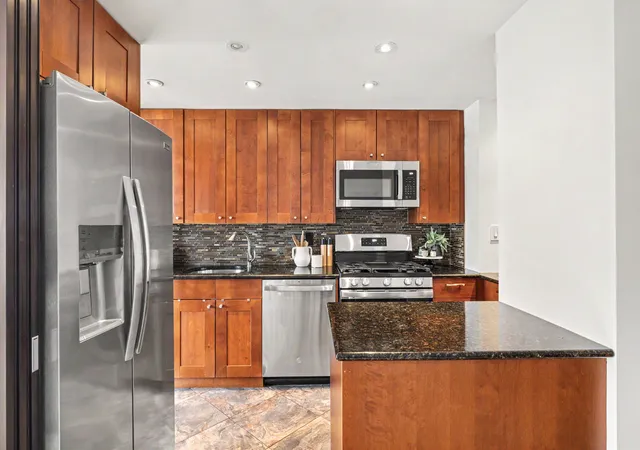 Photo 3 of Sale Pending at 142 W End Ave #29V, New York City, NY 10023 | MLS# RLS20093093 | Listing updated on 2026-07-27