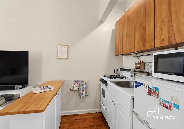 Photo 3 of Condo for sale at 448 E 84th Street #3A, New York, NY 10028 | MLS# RLS20093174 | Listing updated on 2026-05-28