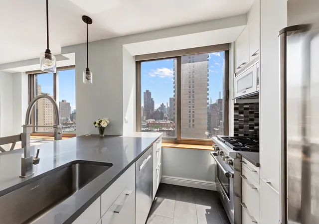 Photo 4 of Sale Pending at 300 E 85th Street #1201, New York, NY 10028 | MLS# RLS20093176 | Listing updated on 2026-07-22