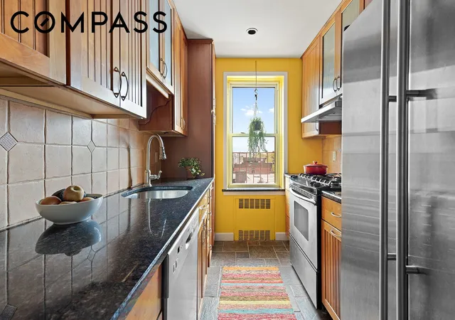 3rd image of 200 Congress St, New York, NY 11201