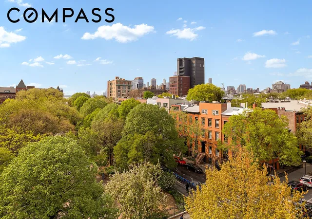 2nd image of 200 Congress St, Brooklyn, NY 11201