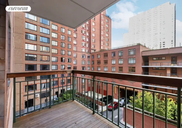 2nd image of 333 Rector Pl #510, New York, NY 10280 | MLS# RLS20093253