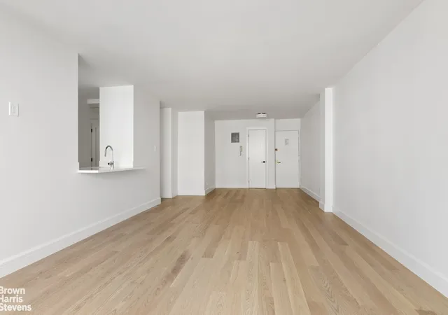 4th image of 233 E 69Th St #8I, New York City, NY 10021 | MLS# RLS20093300