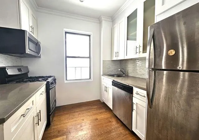 3rd image of 21-28 35Th St #2-G, Astoria, NY 11105 | MLS# RLS20093342