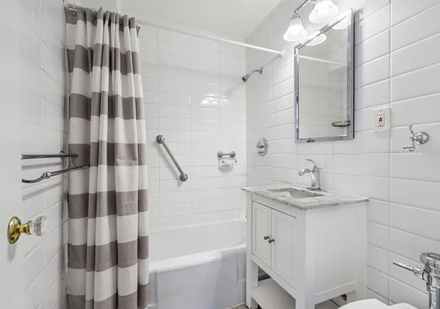 5th image of 136 E 56Th St #12C, New York City, NY 10022 | MLS# RLS20093613