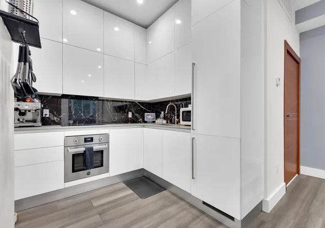 Listing Photo 4 - Condo for sale in building located at 25-63 38Th St, New York City, NY 11103 - Unit #1A