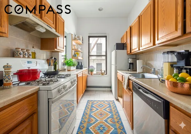 Photo 3 of Townhouse for sale at 230 Frost St, New York City, NY 11211 | MLS# RLS20088052 | Listing updated on 2026-09-01