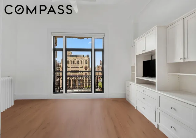 Homes for sale in New York, NY | 140 W 69Th St, New York, NY 10023