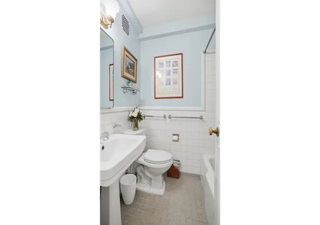 Photo 3 of Condo for sale at 220 Madison Ave #6R, New York City, NY 10016 | MLS# RLS20093924 | Listing updated on 2026-08-04
