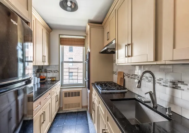 5th image of 651 Vanderbilt St #5K, Brooklyn, NY 11218 | MLS# RLS20093954