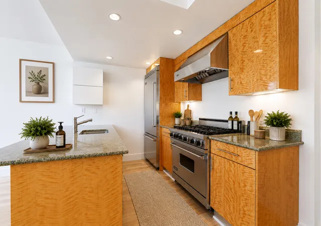 Listing Photo 4 - Condo for sale in building located at 20 Broadway, New York City, NY 11211 - Unit #301