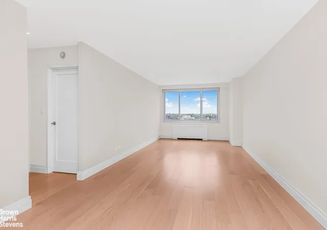 2nd image of 3333 Henry Hudson Pkwy #18C, New York City, NY 10463 | MLS# RLS20094085