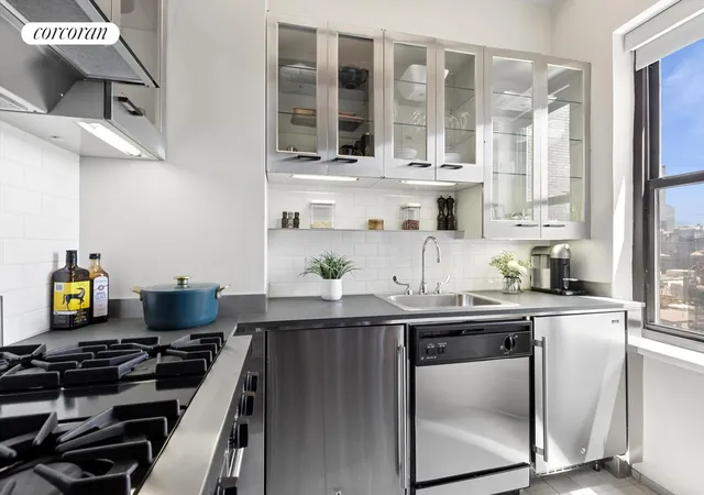 4th image of 161 W 16Th St #16I, New York City, NY 10011 | MLS# RLS20094097